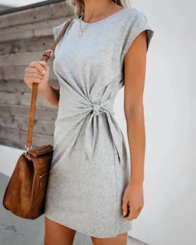 Hannah Grace - Comfortable dress with waist detail